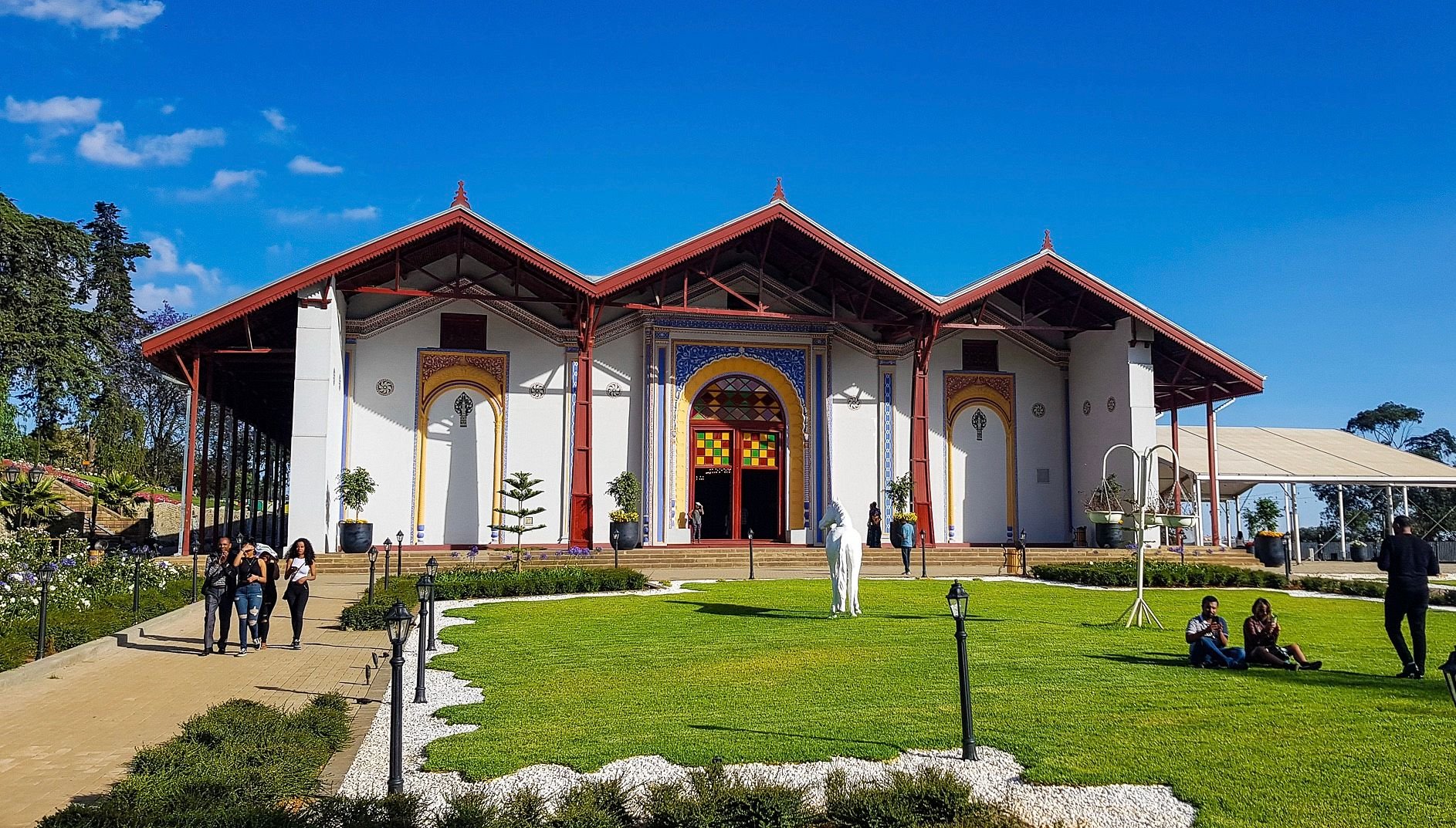 황제 궁전 및 역사 유물 관람